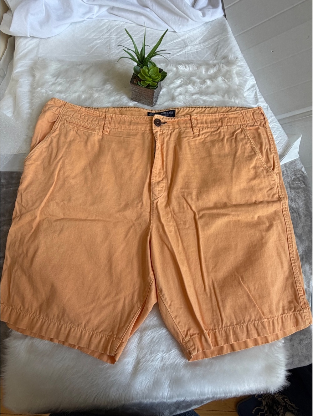 Men’s American Eagle Peach Cotton Shorts – Size 46in – Casual Summer Style